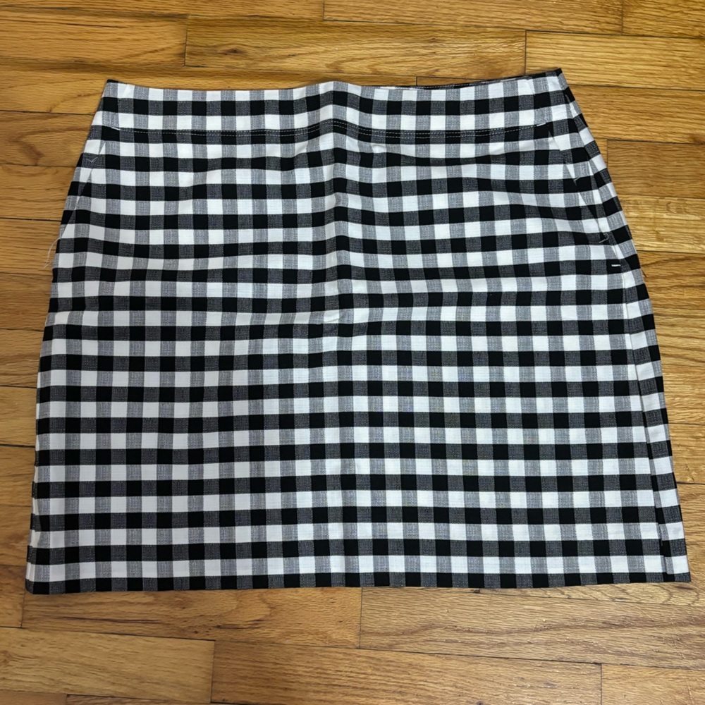 🩷LOFT Black and White Buffalo Checkered Mini Skirt